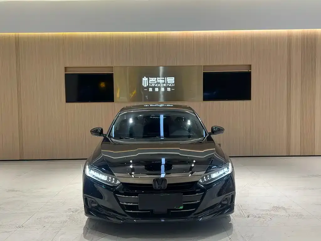 Honda Accord — фото 8