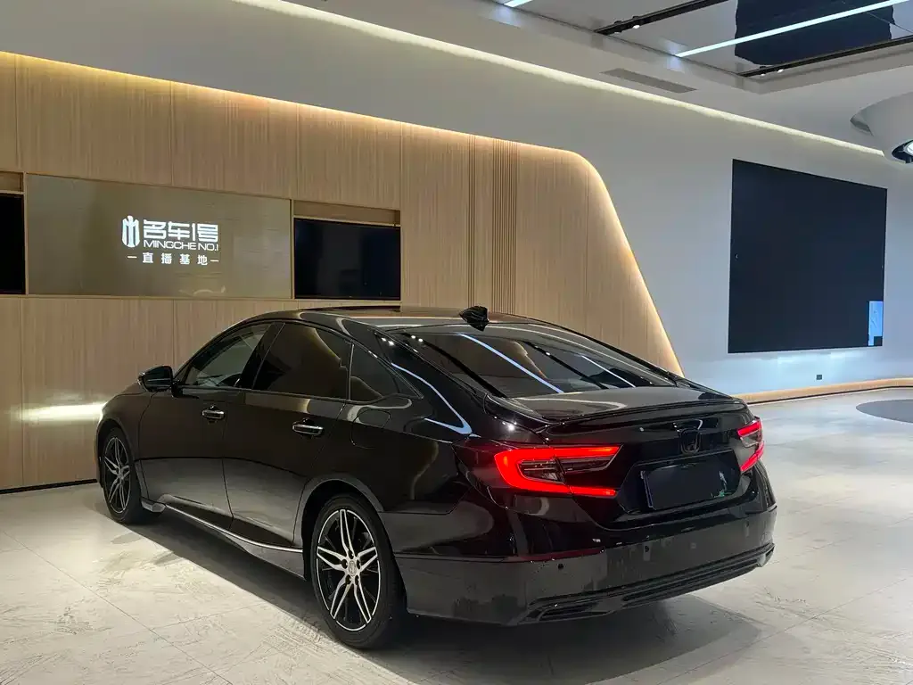 Honda Accord — фото 4