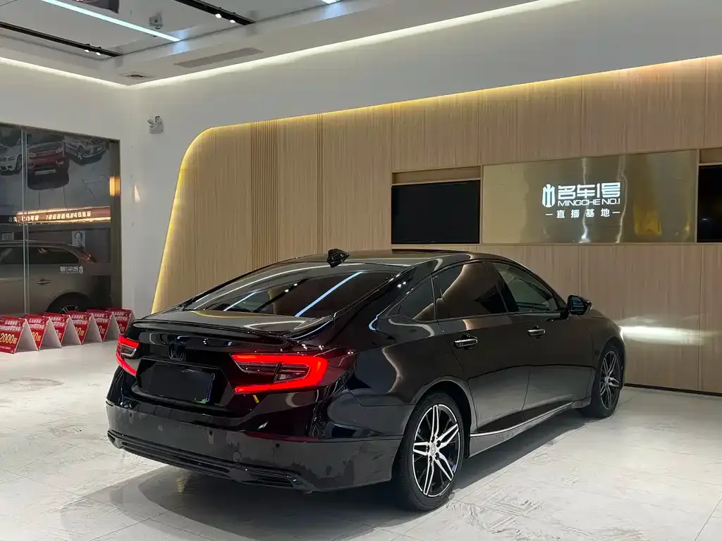 Honda Accord — фото 5