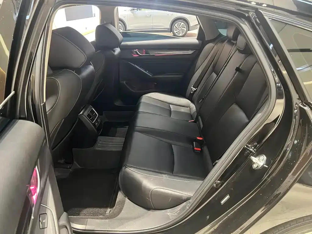 Honda Accord — фото 6