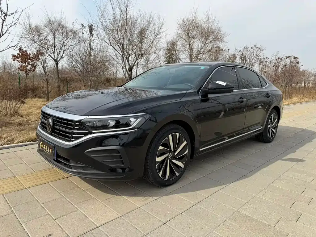 Volkswagen Passat — фото 1