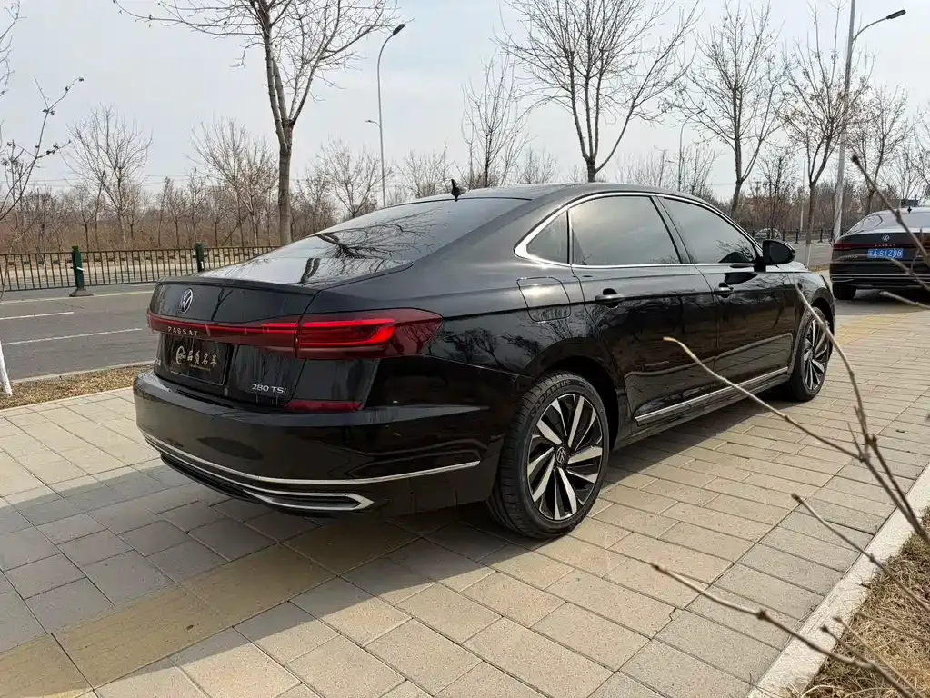 Volkswagen Passat — фото 10