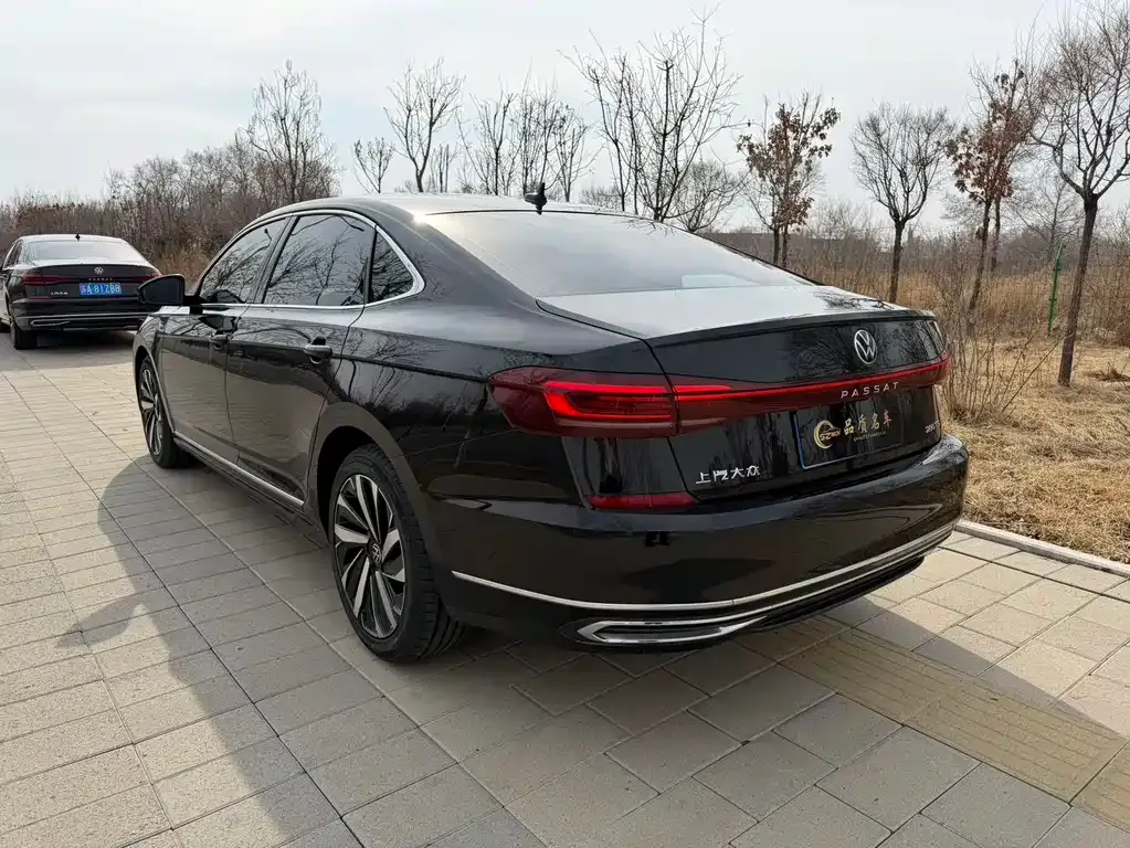 Volkswagen Passat — фото 4
