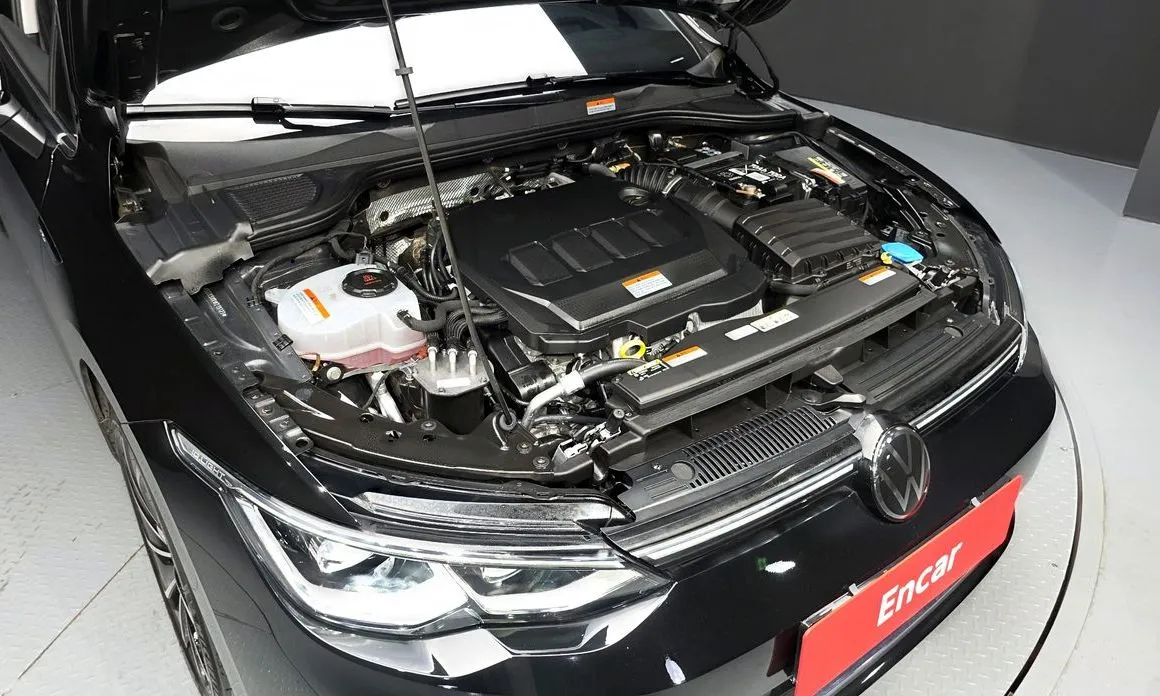 Volkswagen Golf 2024 из KR, фото 8
