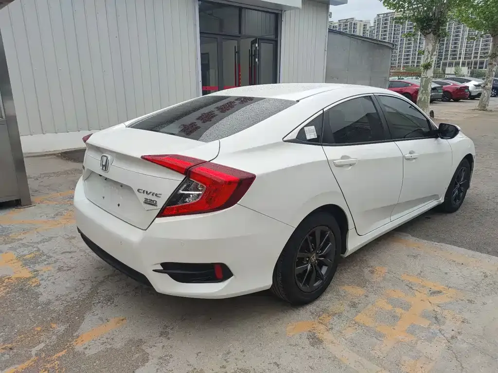Honda Civic 2022 из CN, фото 10