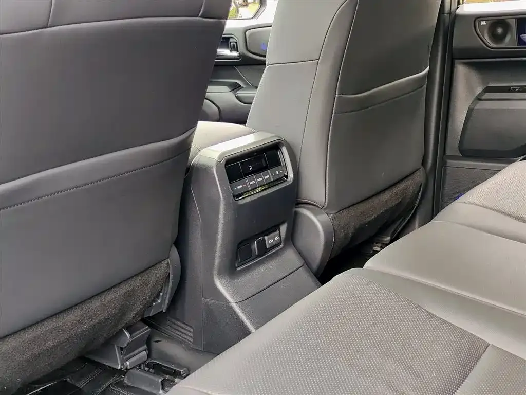 Toyota Prado 2025 из CN, фото 2