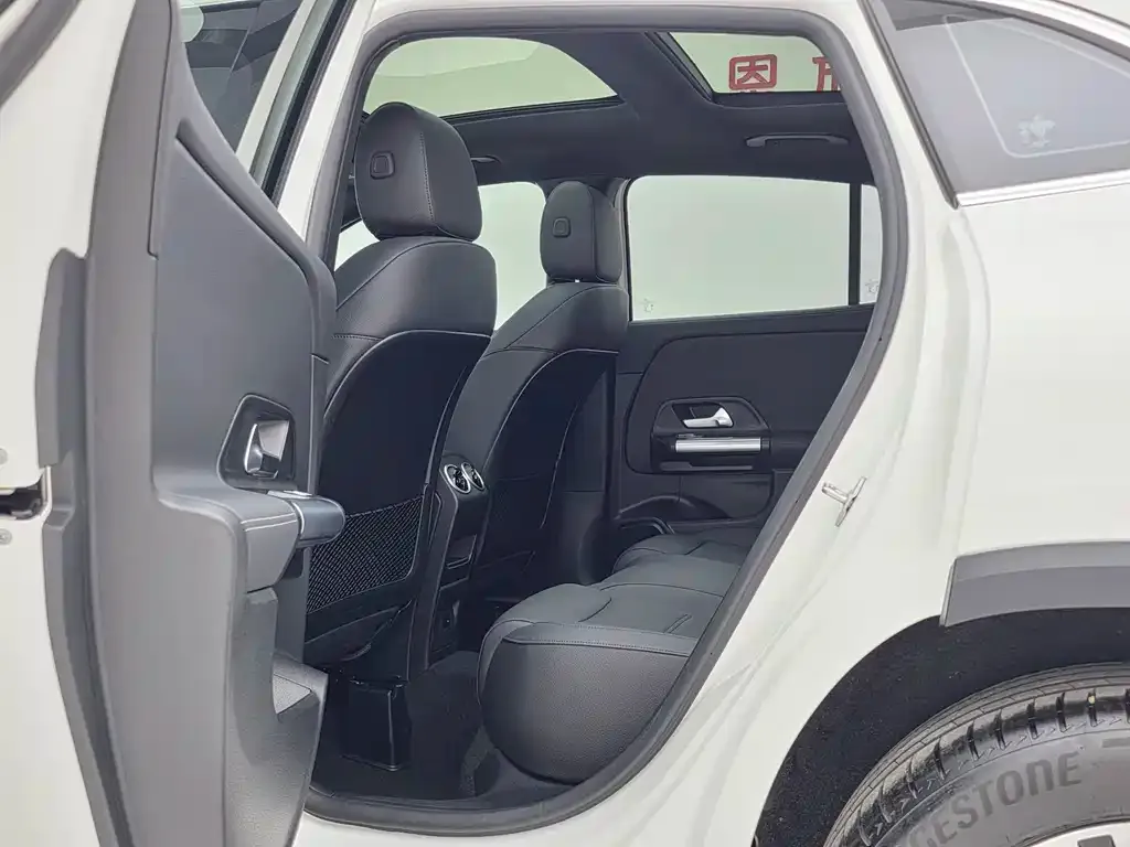 Mercedes-Benz GLA — фото 6