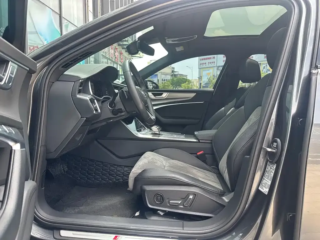 Audi A6L 2023 из CN, фото 7