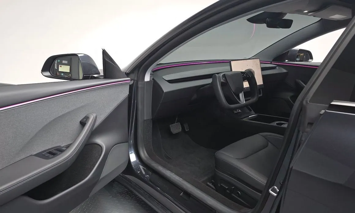 Tesla Model 3 — фото 4