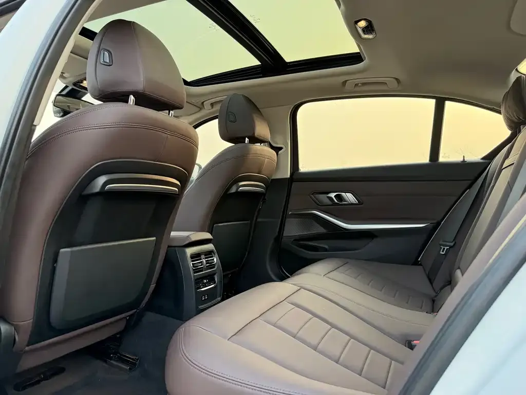 BMW 3 Series 2021 из CN, фото 4
