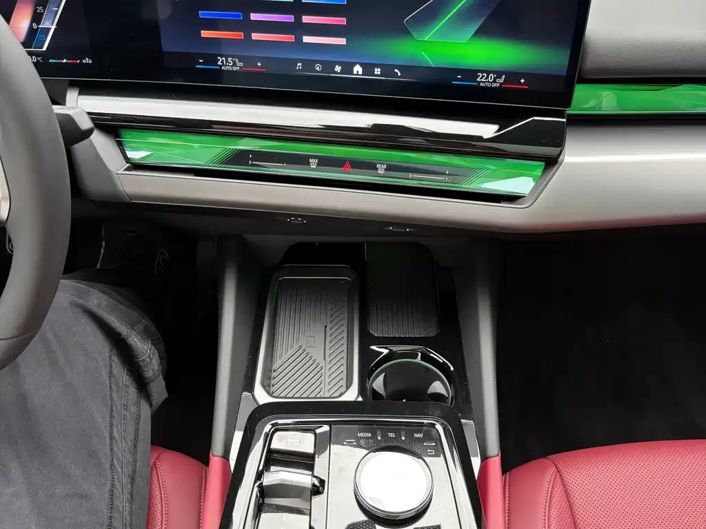 BMW 5 Series 2025 из CN, фото 5
