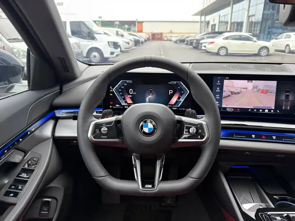 BMW 5 Series 2025 из CN, фото 2