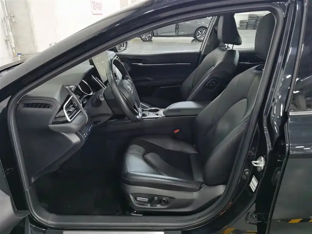 Toyota Camry 2022 из CN, фото 3