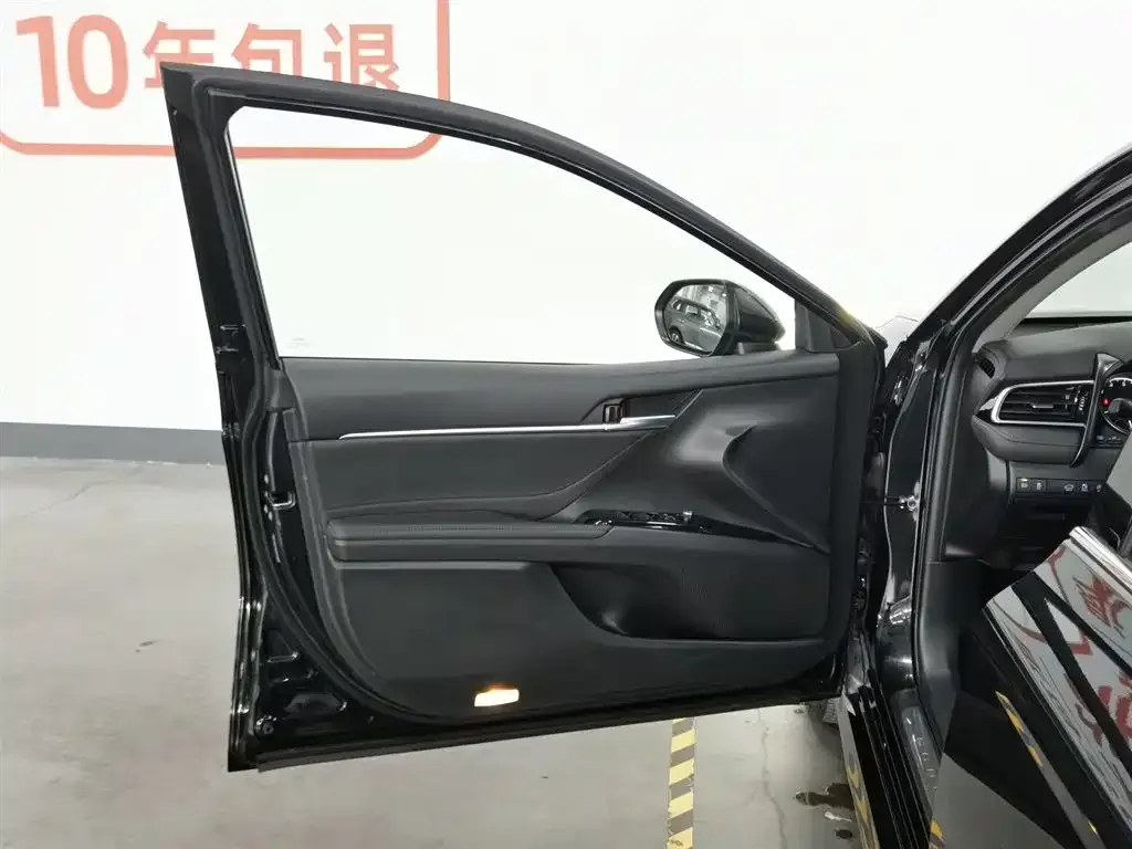 Toyota Camry 2022 из CN, фото 2