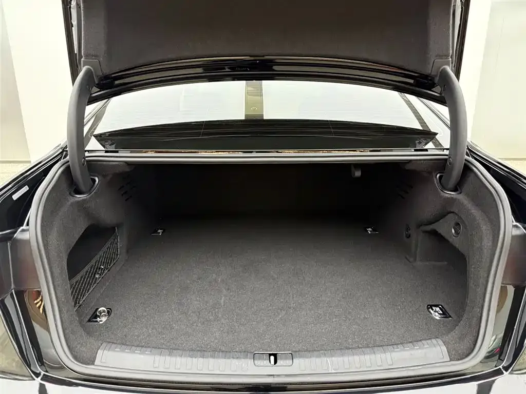 Audi A6L New Energy 2023 из CN, фото 3