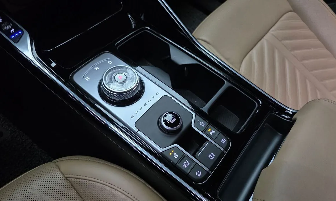 Kia Sorento — фото 10
