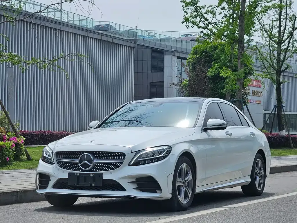 Mercedes-Benz C-Class — фото 1