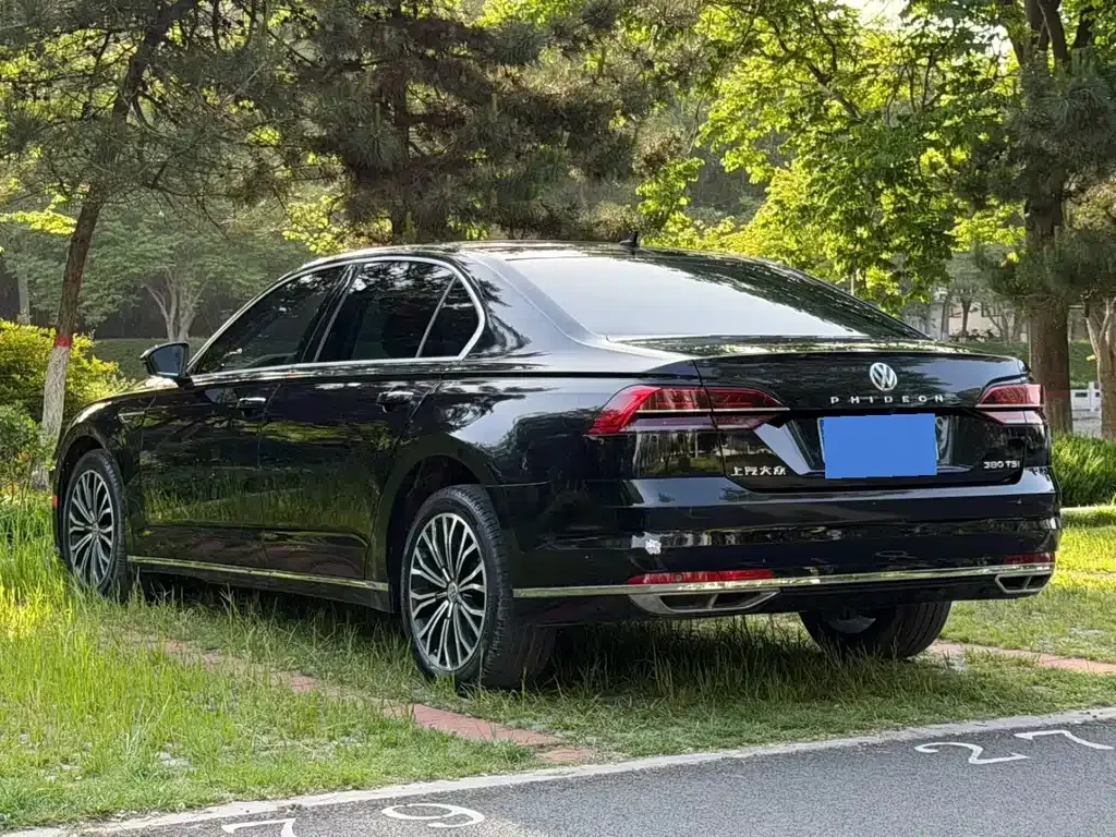 Volkswagen Phideon — фото 7