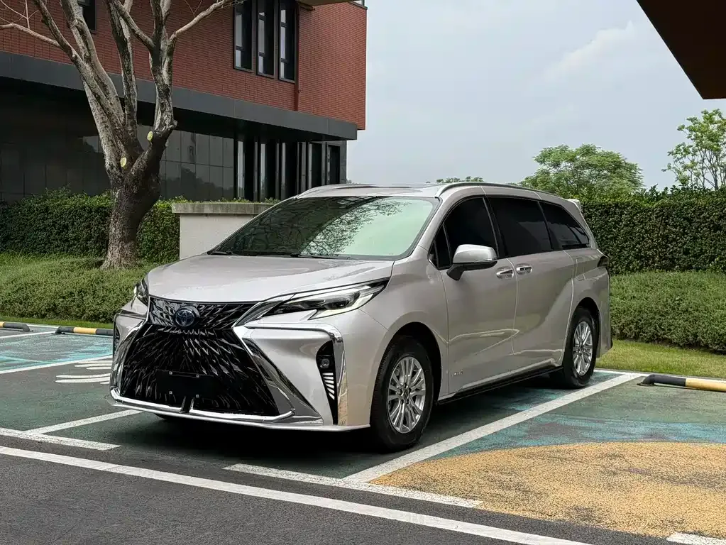 Toyota Sienna 2022 из CN, фото 1