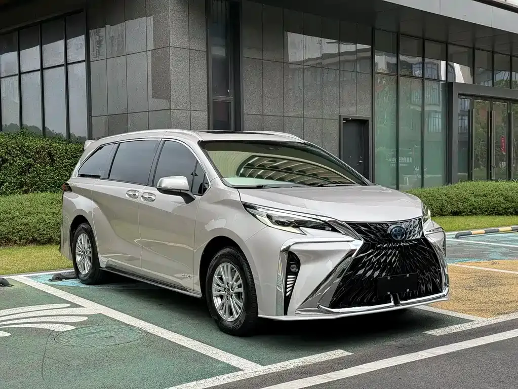 Toyota Sienna 2022 из CN, фото 6