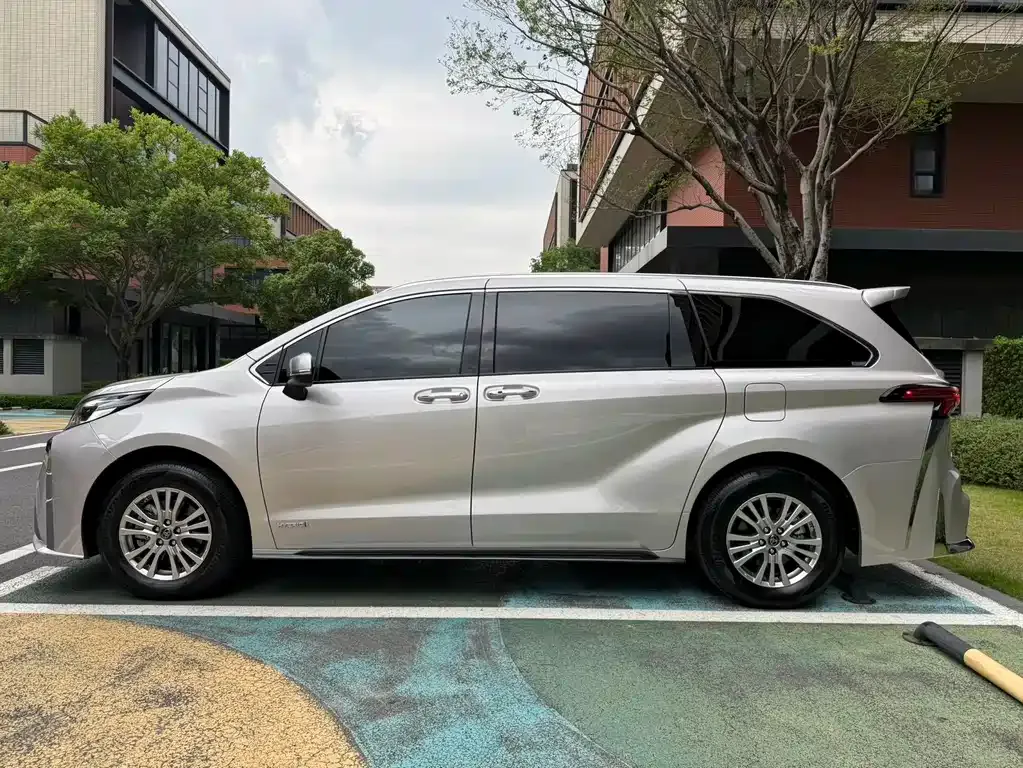Toyota Sienna 2022 из CN, фото 8