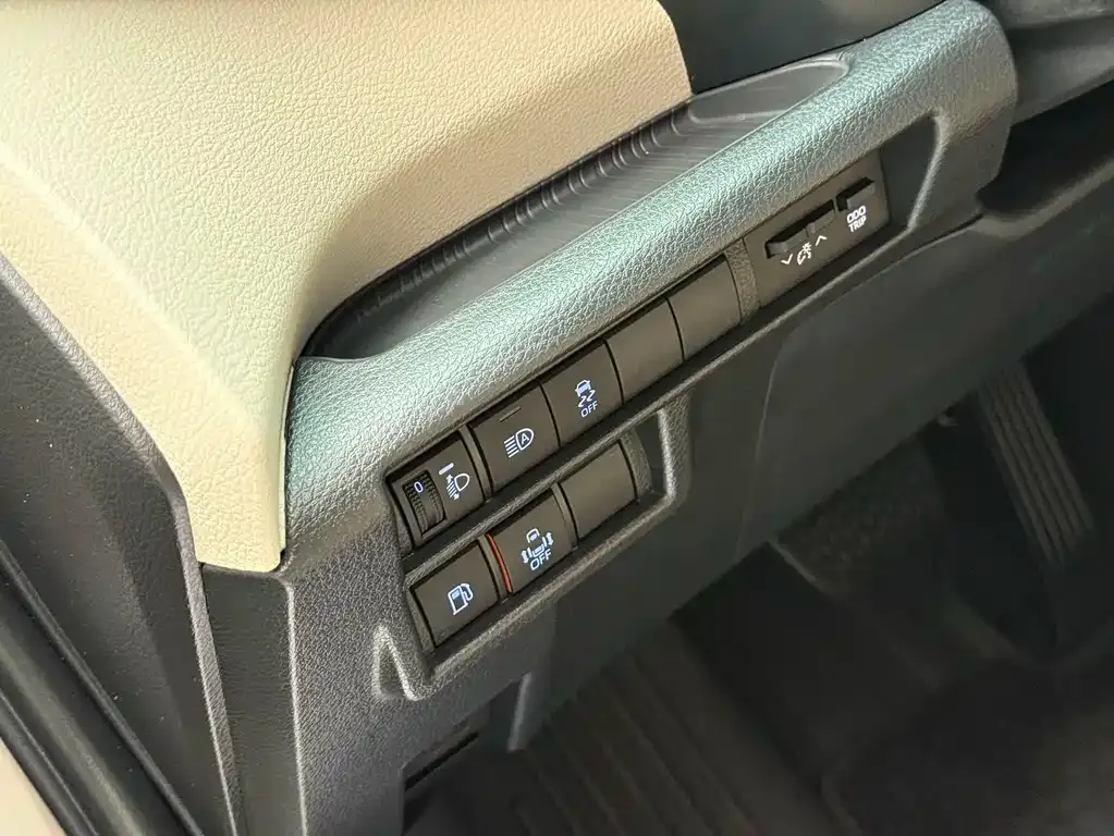 Toyota Sienna 2022 из CN, фото 2