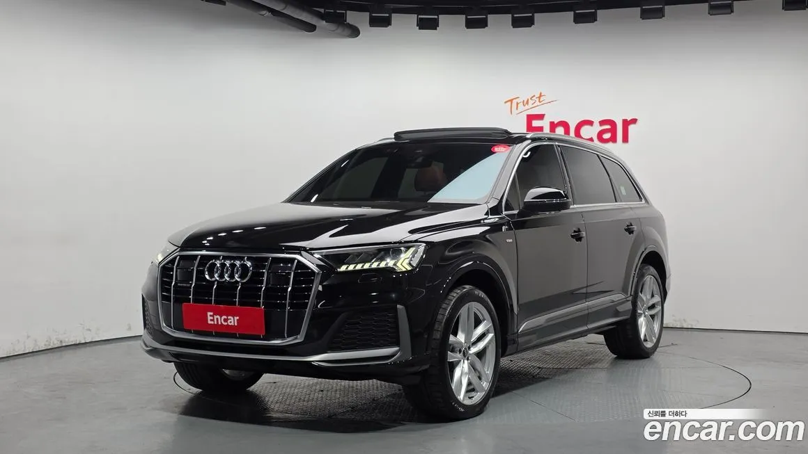 Audi Q7 — фото 1