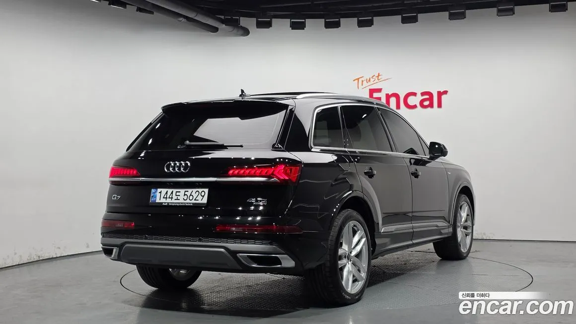 Audi Q7 — фото 5