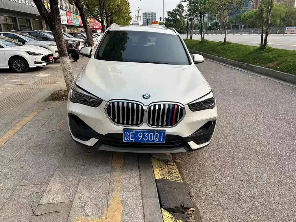 BMW X1 — фото 1