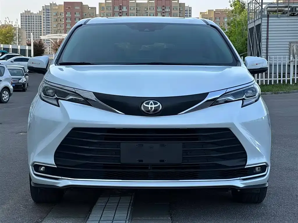 Toyota Sienna 2024 из CN, фото 7