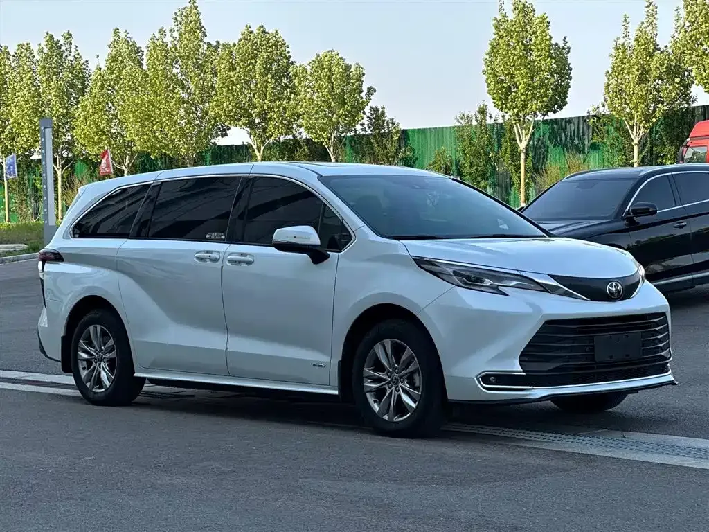 Toyota Sienna 2024 из CN, фото 6