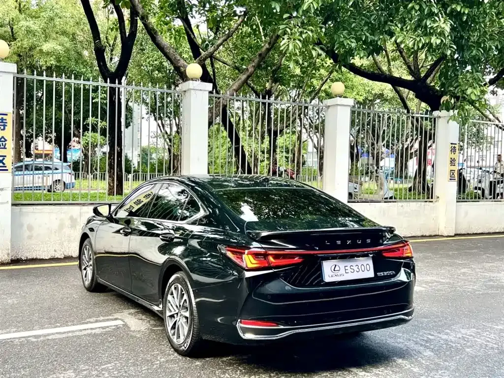 Lexus ES 2025 из CN, фото 7
