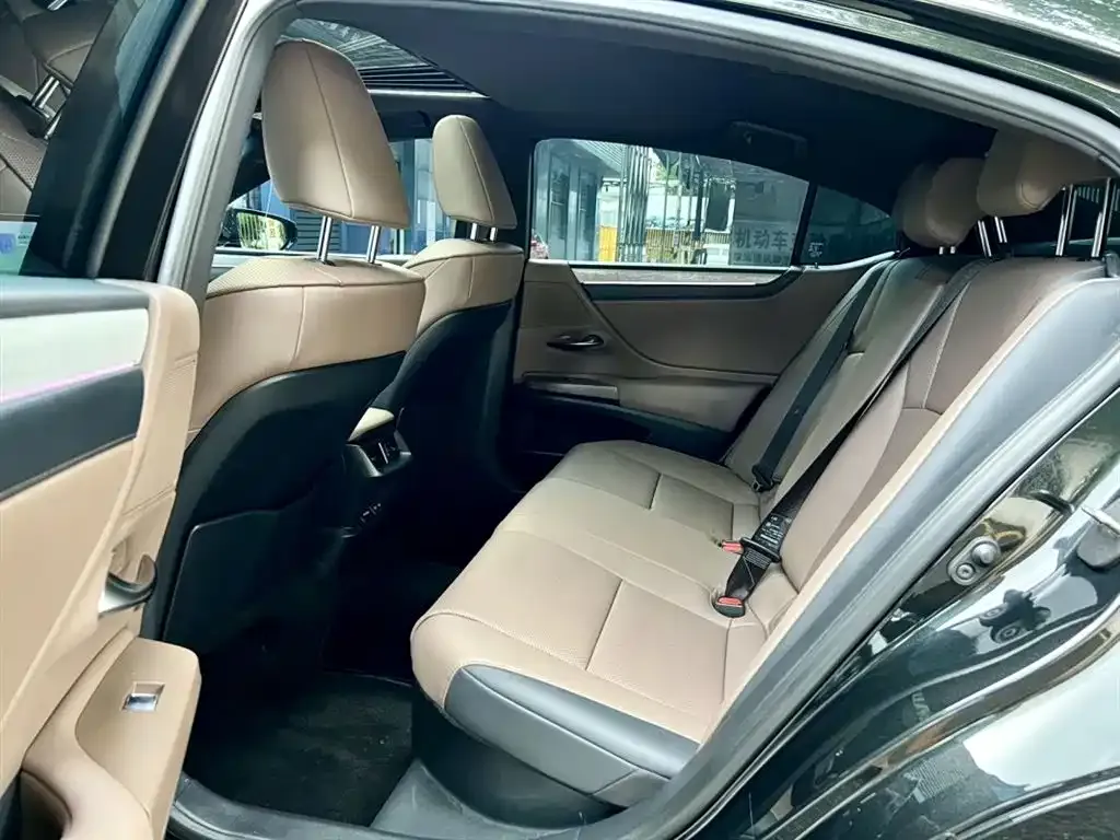 Lexus ES 2025 из CN, фото 6