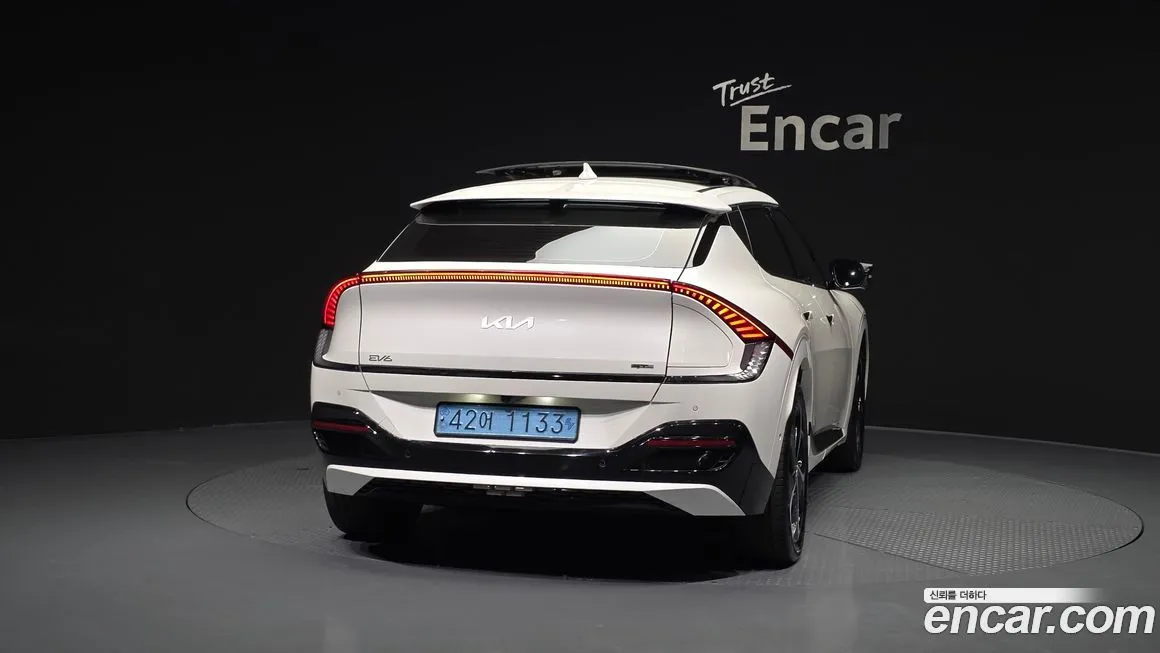 Kia EV6 2023 из KR, фото 4
