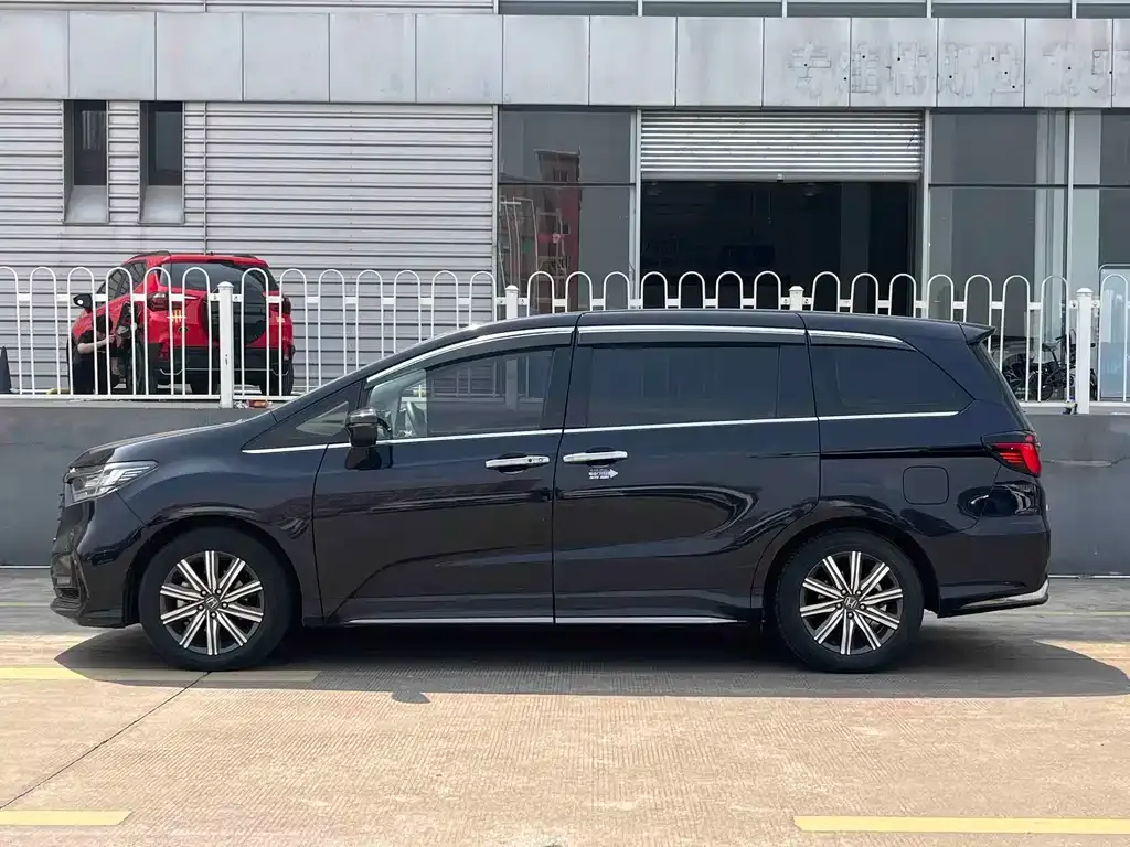 Honda Odyssey — фото 9