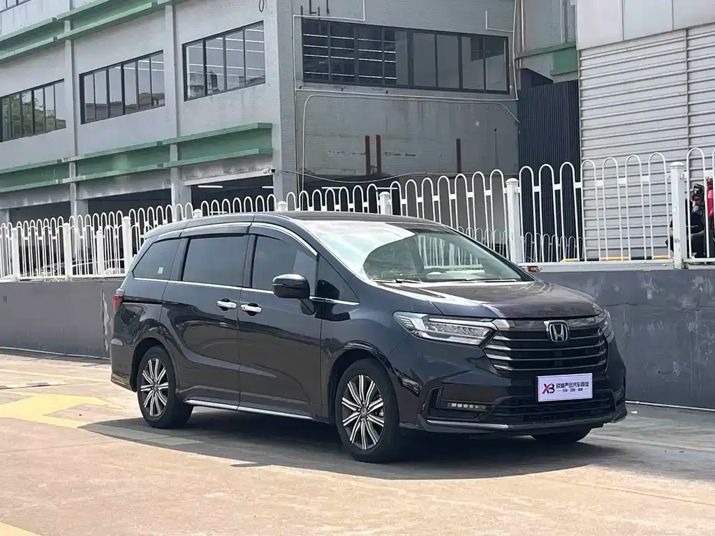 Honda Odyssey — фото 10