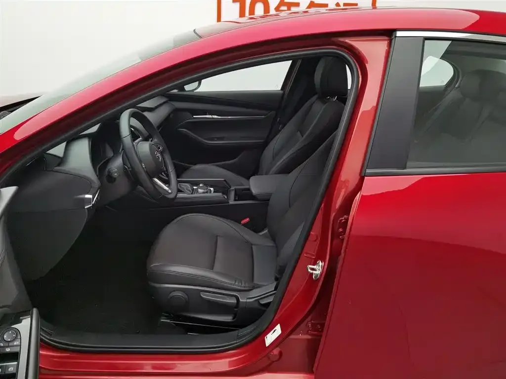 Mazda 3 Axela — фото 4