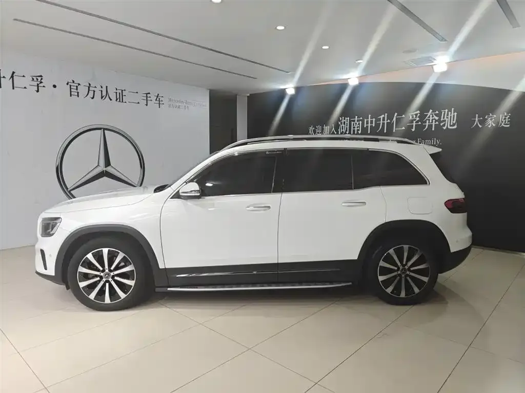 Mercedes-Benz GLB — фото 10