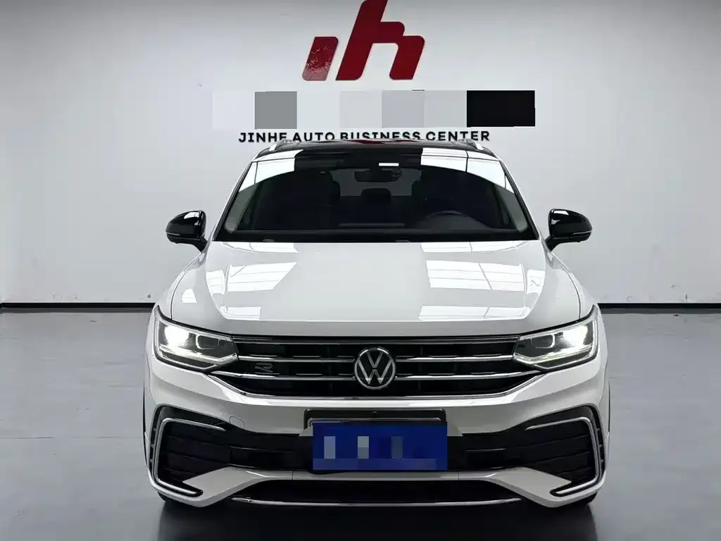 Volkswagen Tiguan L — фото 2