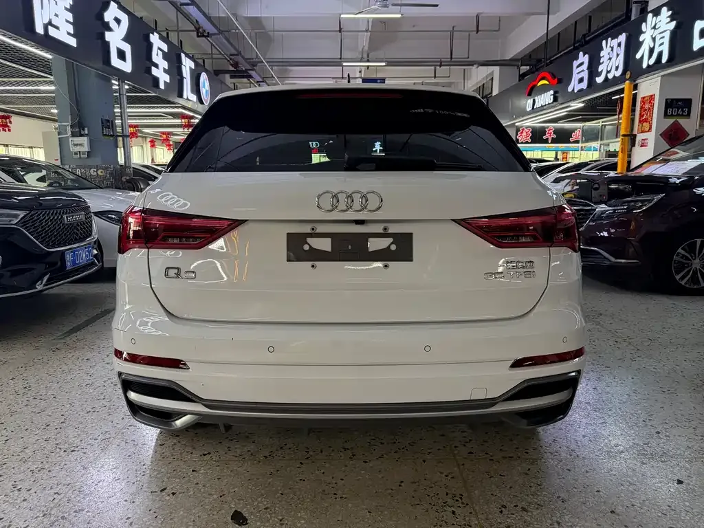 Audi Q3 — фото 10