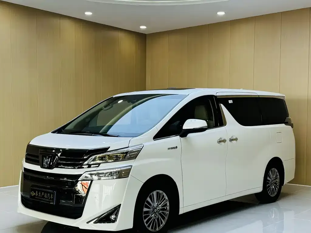 Toyota Vellfire — фото 1