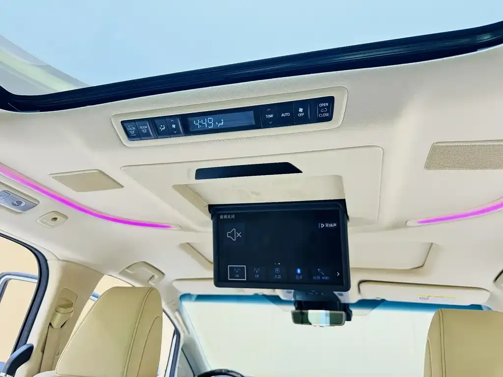 Toyota Vellfire — фото 4