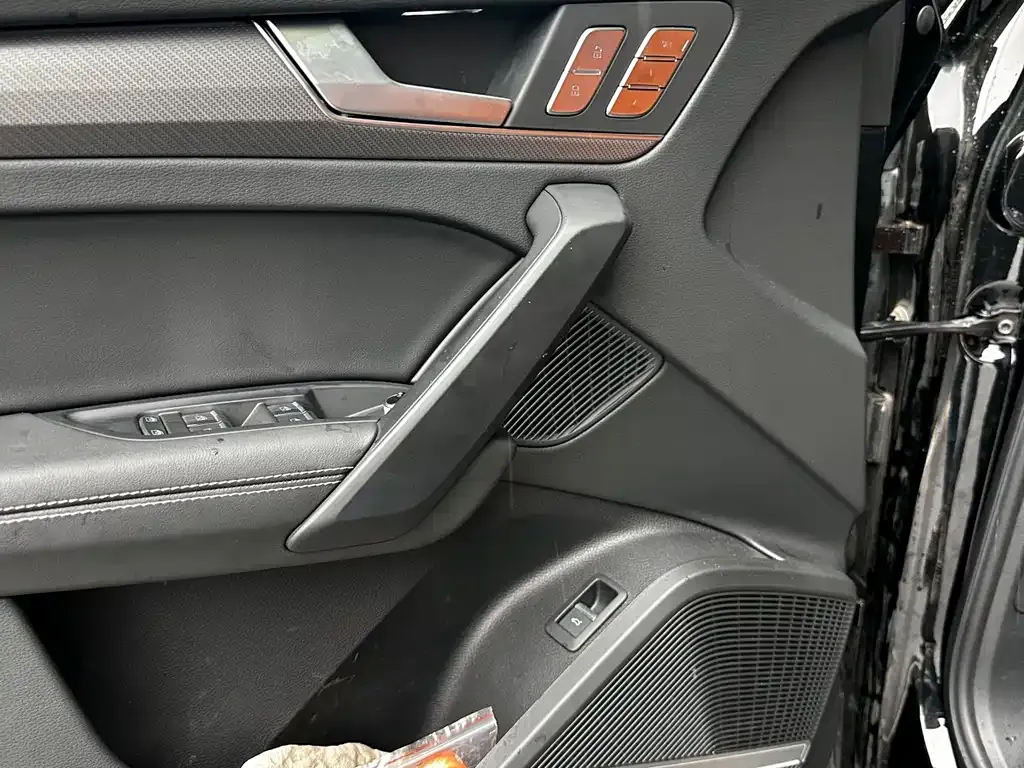 Audi Q5L 2024 из CN, фото 5