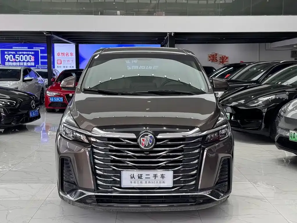 Buick GL8 2023 из CN, фото 6