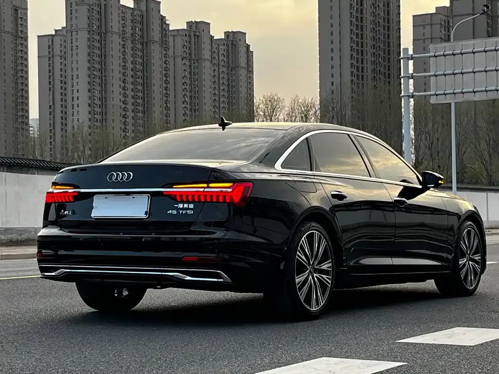 Audi A6L 2023 из CN, фото 4