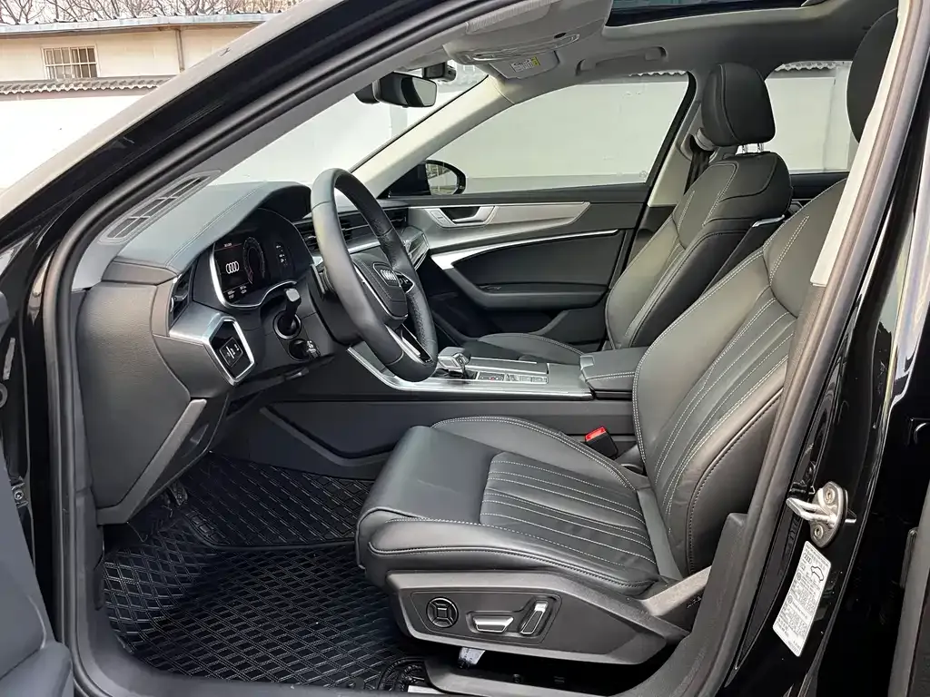 Audi A6L 2023 из CN, фото 6