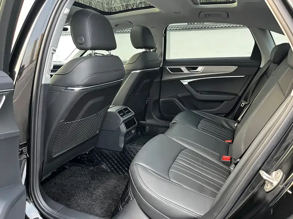 Audi A6L 2023 из CN, фото 8
