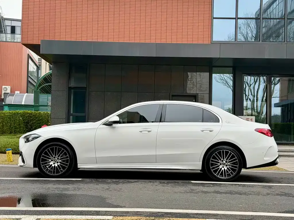 Mercedes-Benz C-Class — фото 10