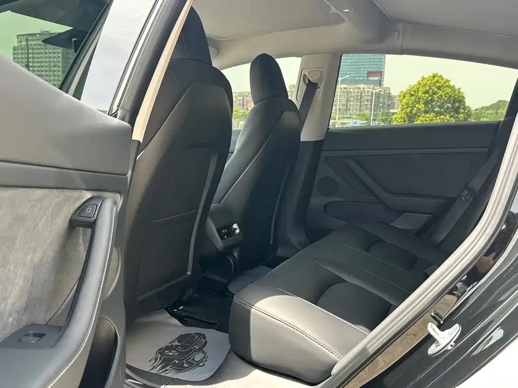 Tesla Model 3 — фото 2
