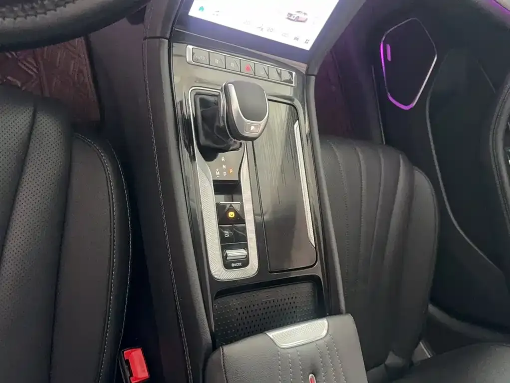 Hongqi H5 2024 из CN, фото 2